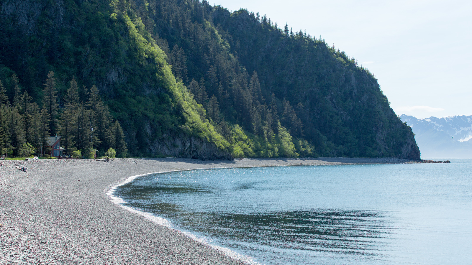 L'île isolée de l'Alaska offre du kayak serein, des aventures en plein air et une faune époustouflante