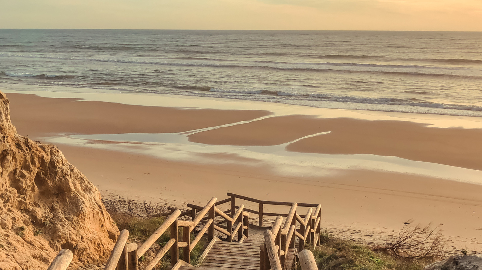 8 des plus belles plages dorées d'Europe à apprécier cet été