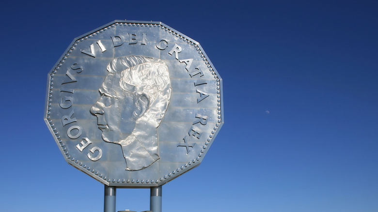La réplique géante du nickel à Sudbury.