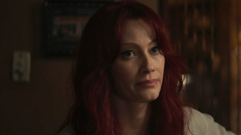 Ellie a l'air sceptique dans Evil Dead Rise