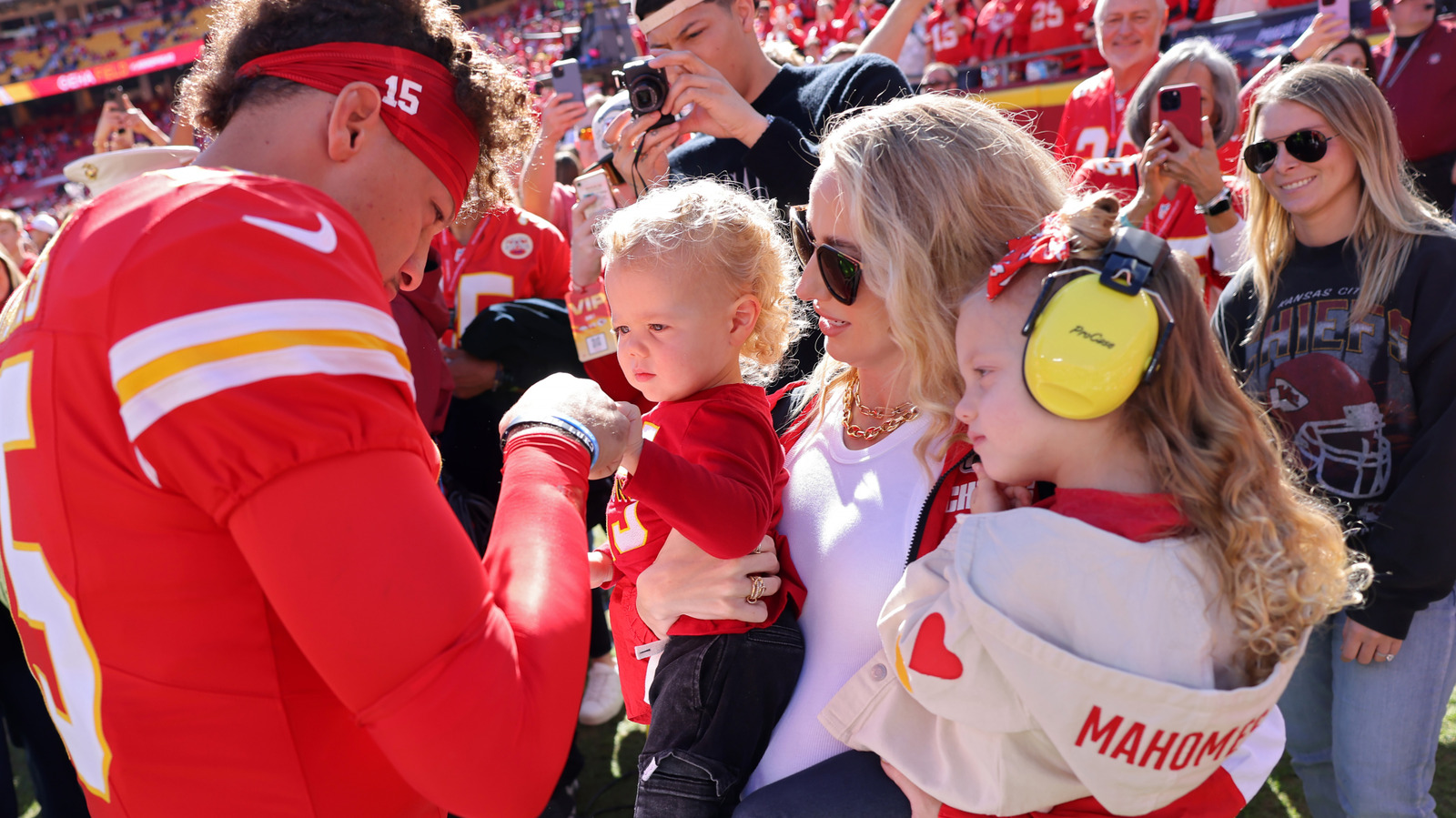 Doux clichés de Brittany Mahomes et de ses 3 enfants pétillants