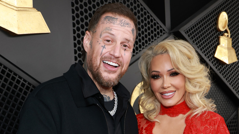 Jelly Roll et Bunnie Xo aux Grammy Awards 2026