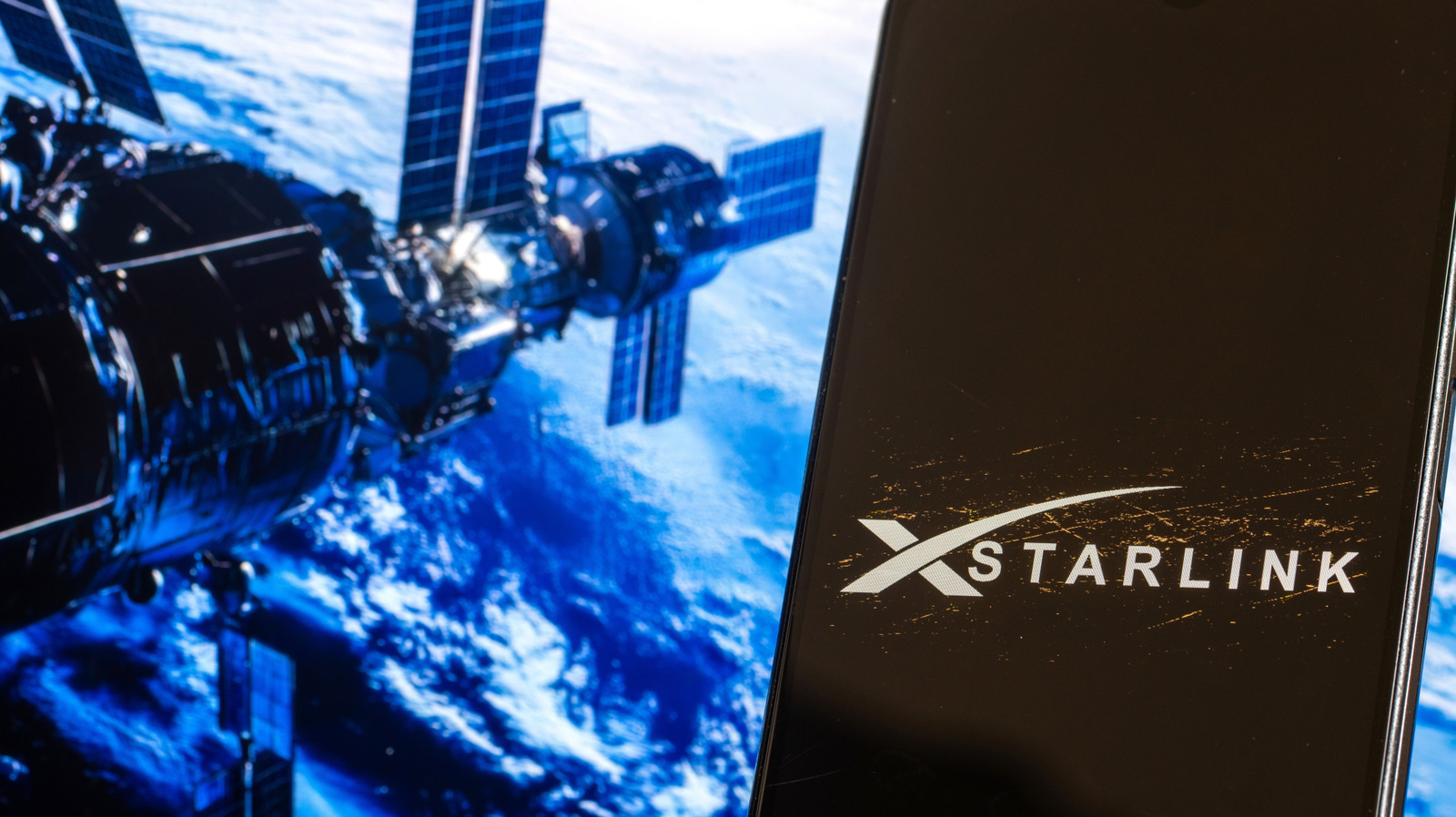 Starlink est-il meilleur qu'un téléphone satellite ? Voici ce qu'il faut savoir