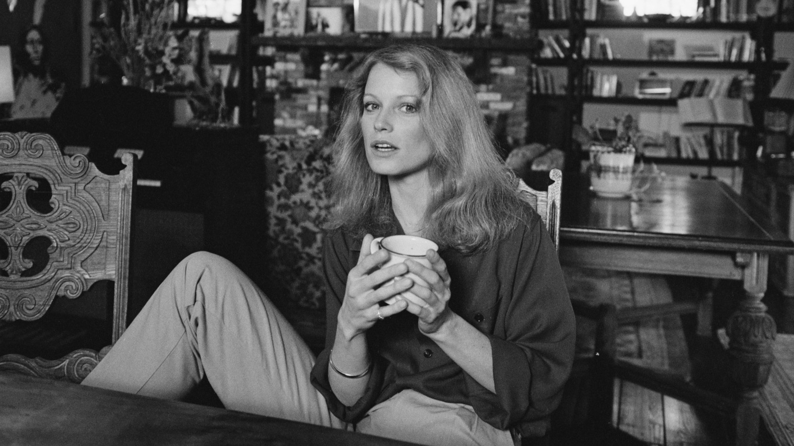 La star des années 70 Shelley Hack était le visage du parfum le plus emblématique de la décennie