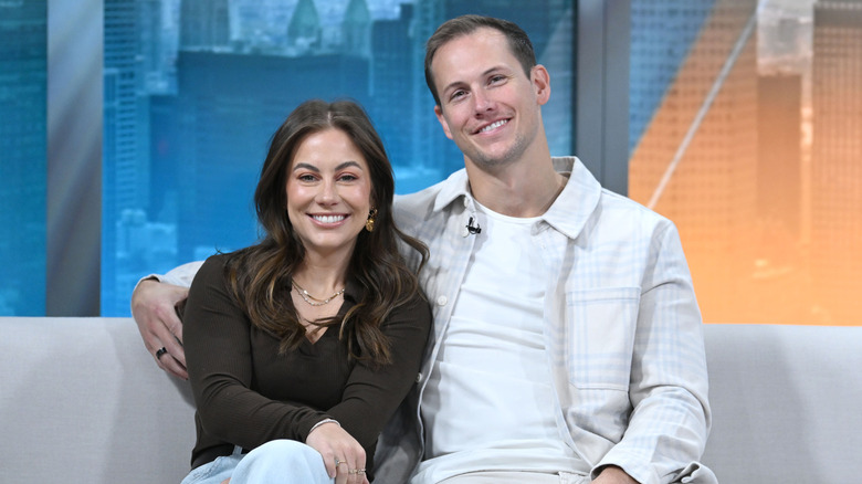 Shawn Johnson East et Andrew East sont vus pendant un segment de 
