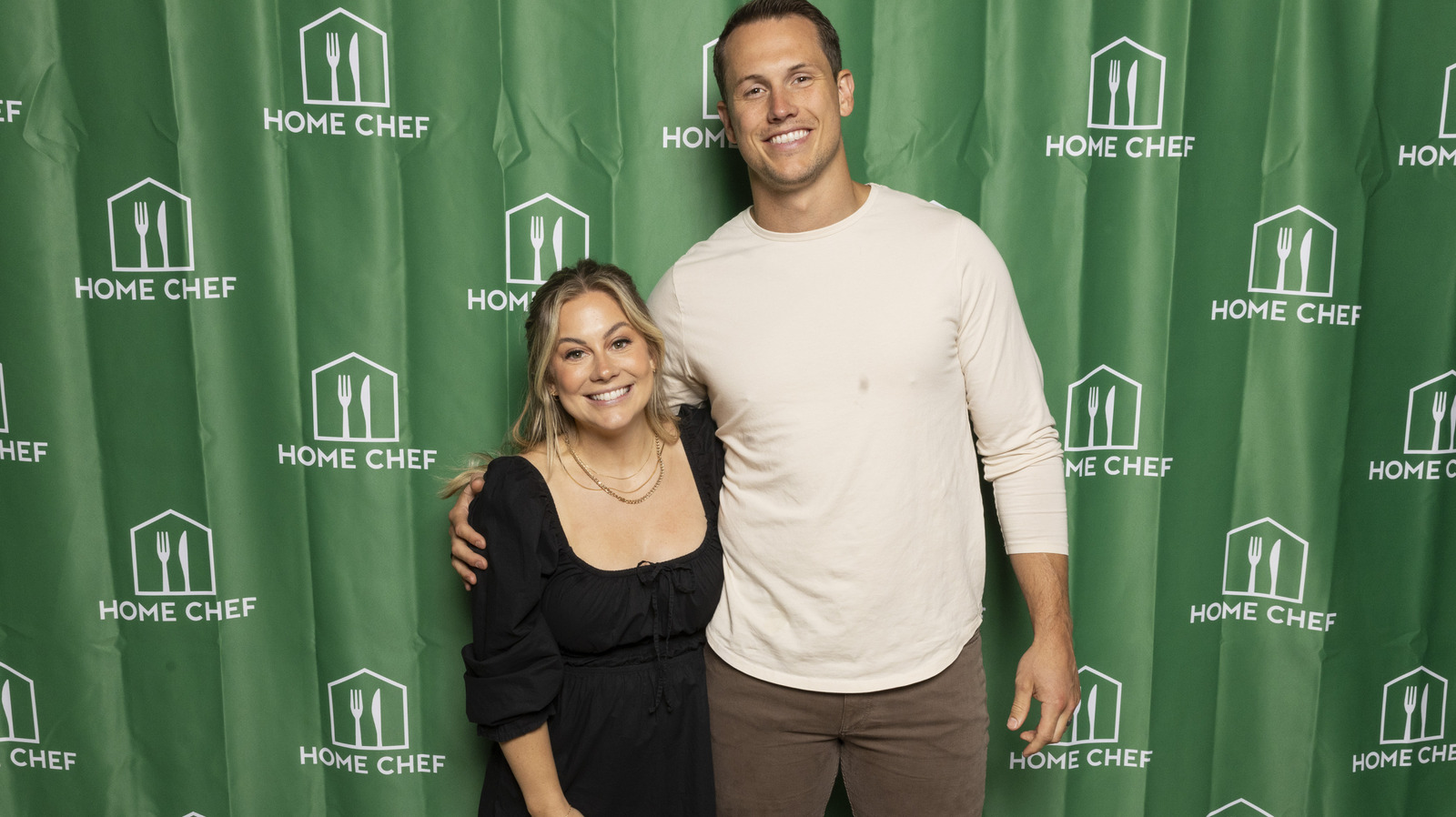 Shawn Johnson et son mari Andrew East s'arrêtent avec 3 enfants : « cela semble très complet »