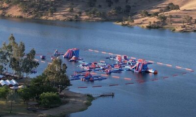 L'immense parc aquatique flottant et gonflable de Californie est le plus grand d'Amérique du Nord