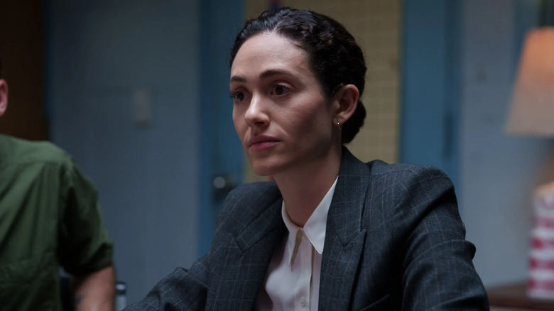 Alice dans la salle d'interrogatoire dans Furious