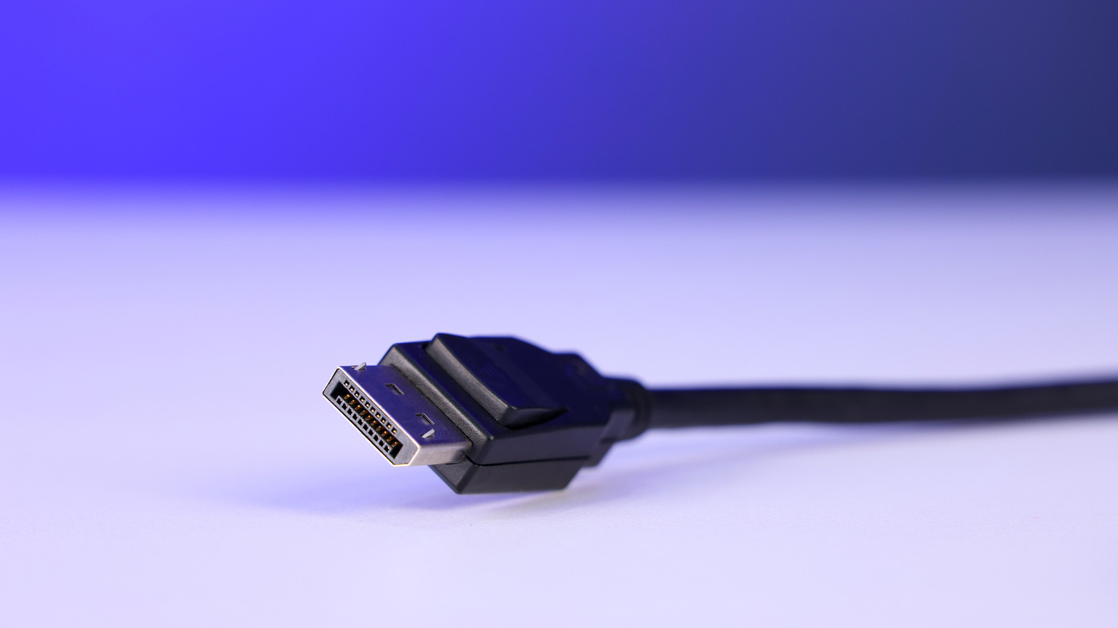 Quelle est la différence entre les câbles DisplayPort actifs et passifs ?