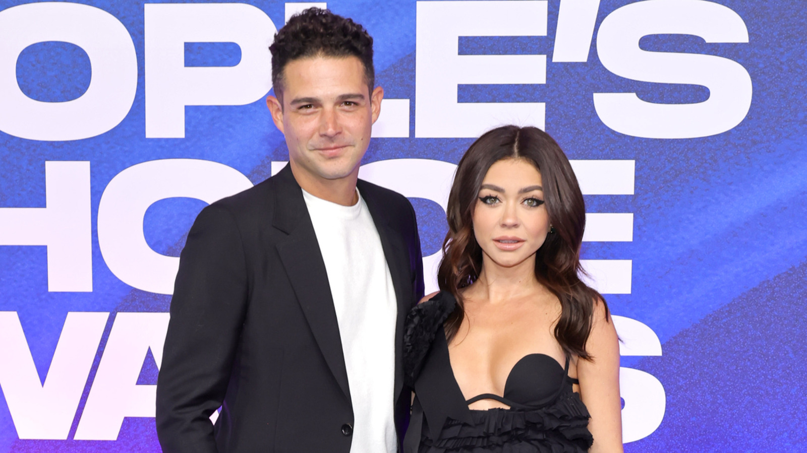 Les moments les plus doux de Sarah Hyland et Wells Adams en font des objectifs de couple absolus