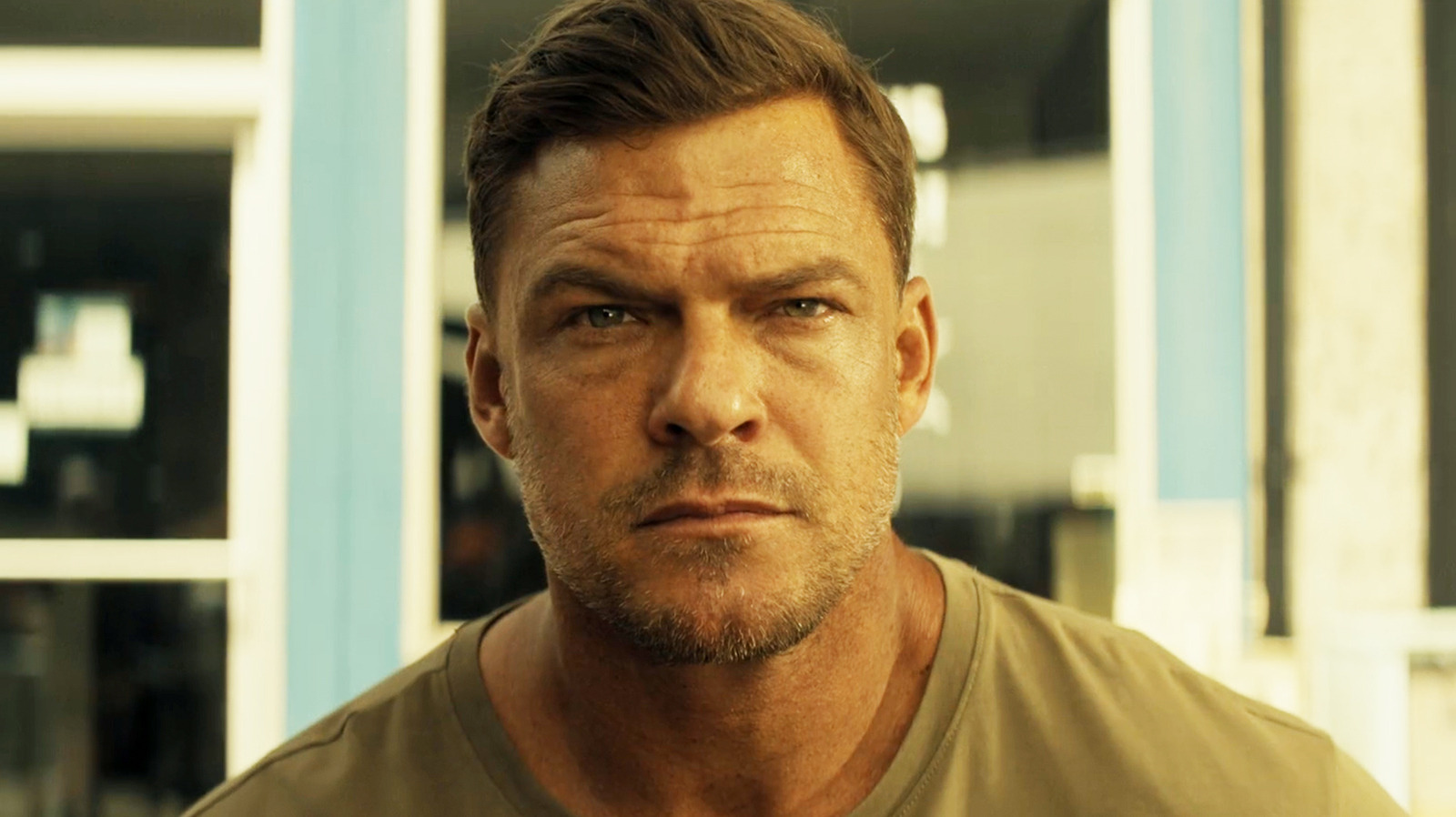 Alan Ritchson compare Reacher à un animal sauvage spécifique – et c'est parfait (visite programmée)
