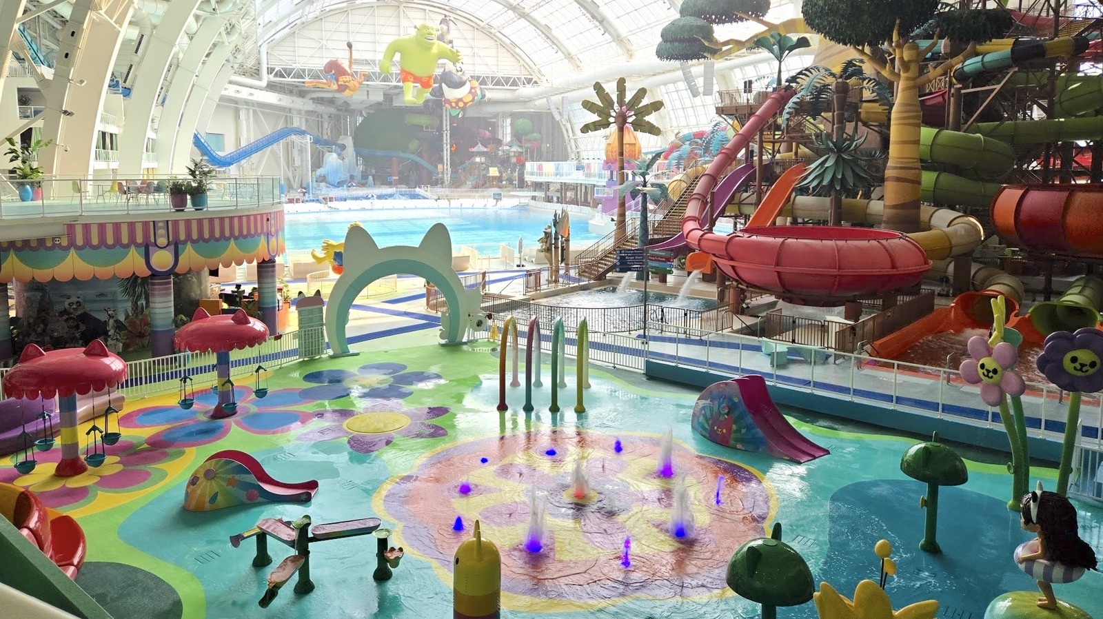 Le plus grand parc aquatique intérieur d'Amérique du Nord offre du plaisir en famille près de New York