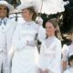Non, pas la robe blanche de Caroline Ingalls : cette petite robe de maison vendue aux enchères par milliers