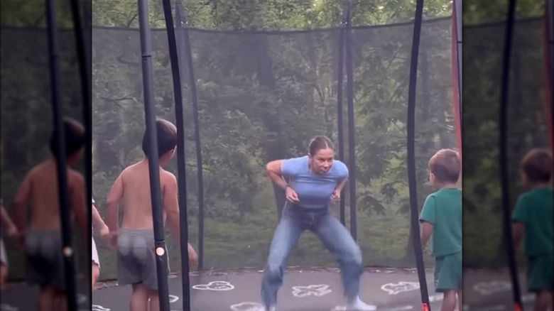 Shawn Johnson rebondit sur le trampoline