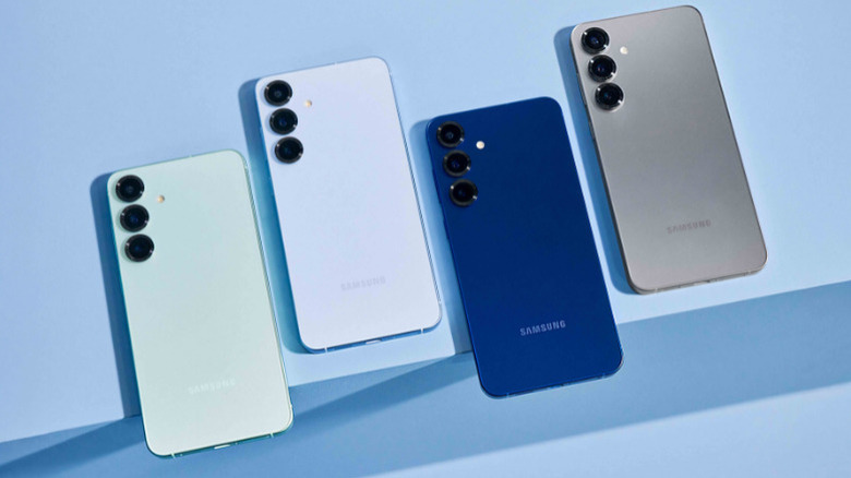 Appareils Samsung Galaxy S25 de différentes couleurs