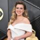 Citation du jour par Kelly Clarkson : « Devenir mère m'a donné un niveau de confiance supérieur... »