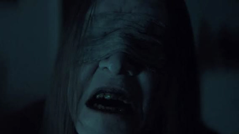 Cyrus Lam est aveugle à son propre mal dans Insidious : Out of the Further