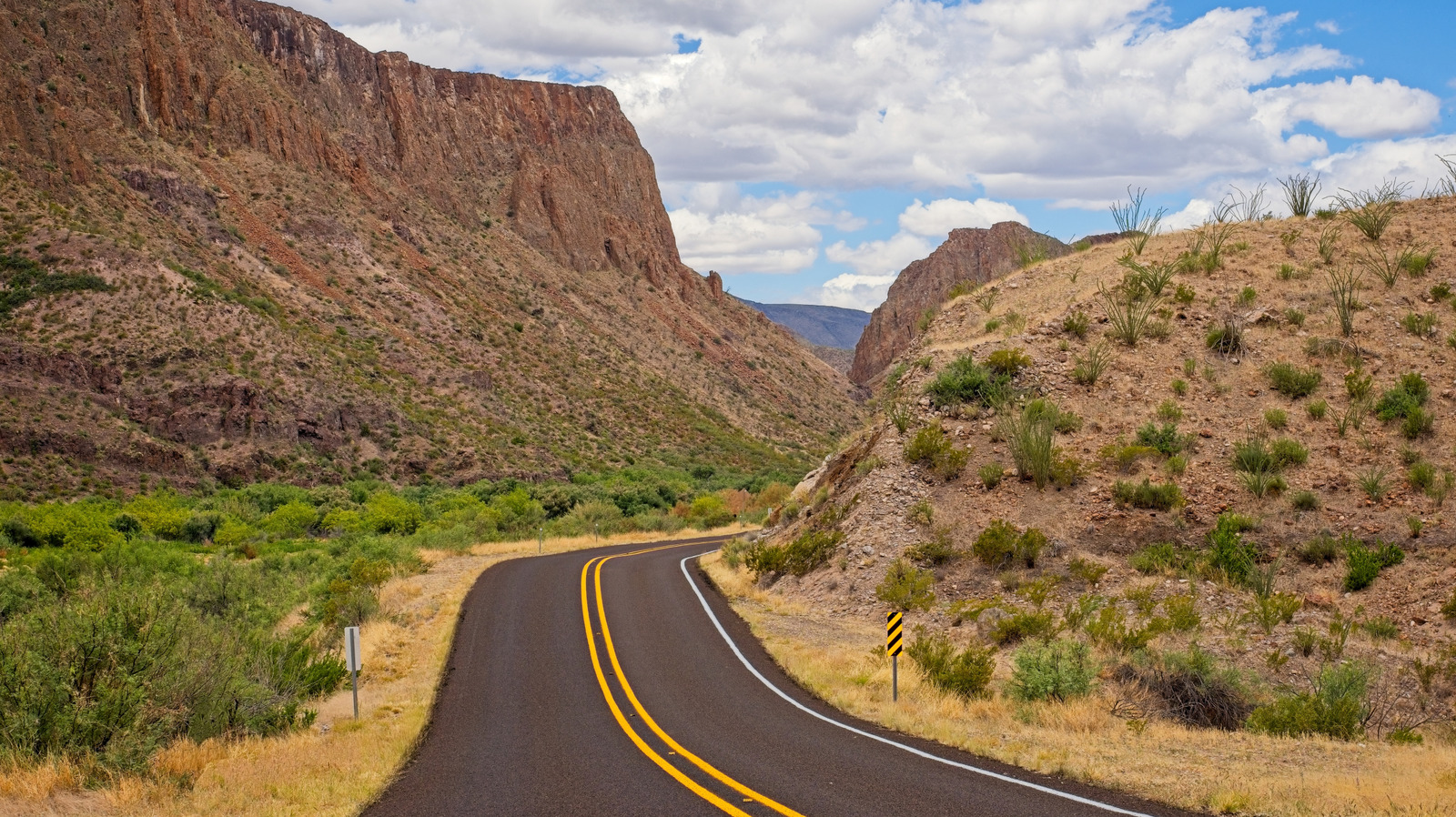 L'une des routes les plus pittoresques d'Amérique offre des kilomètres de vues sur les montagnes du désert du Texas