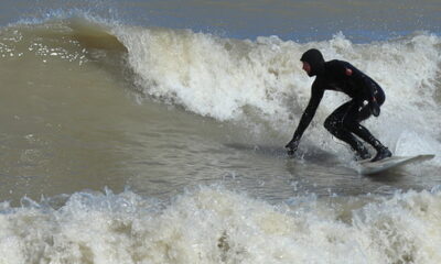 Comment les Grands Lacs créent des vagues puissantes sur lesquelles vous pouvez surfer comme l'océan