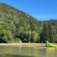 Le lac du nord de la Californie possède un parc aquatique flottant pour le plaisir et les loisirs en famille en plein air