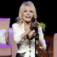 Dolly Parton, le prénom du bébé des années 60, a toujours rêvé de donner la fille qu'elle n'a jamais eue
