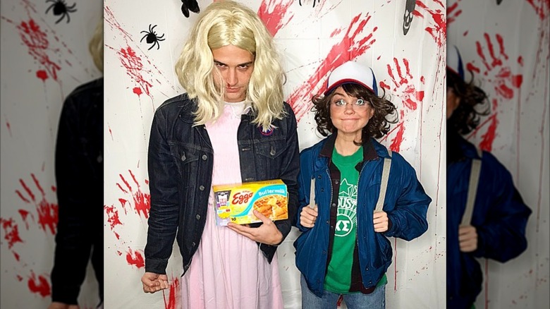 Sarah Hyland et Adams Wells se sont habillés en personnages de Stranger Things pour Halloween.