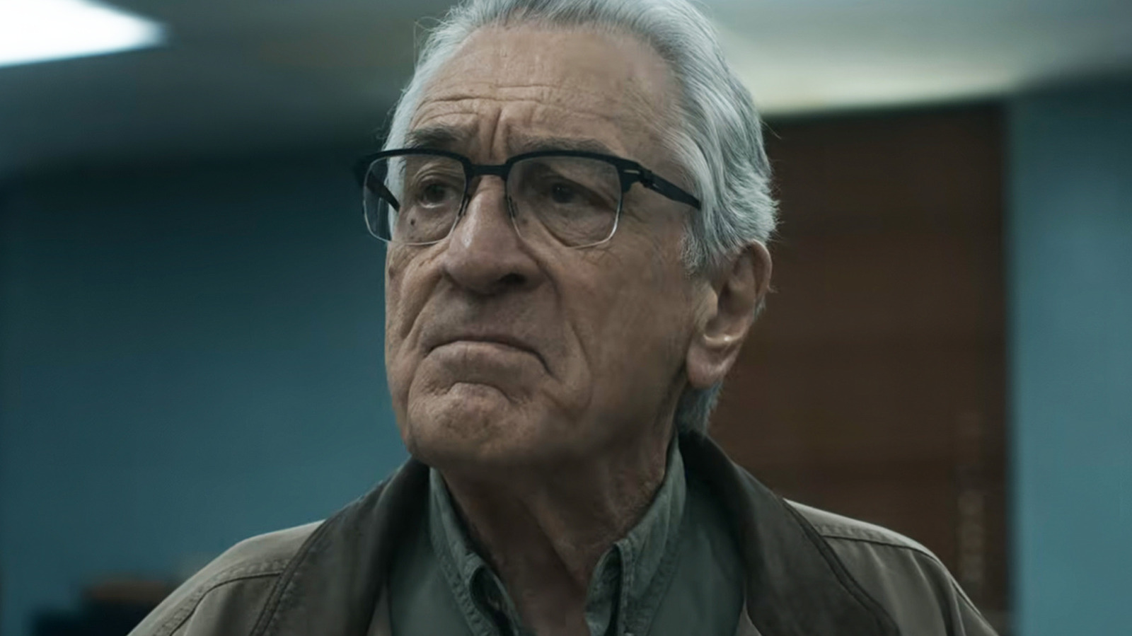 Le thriller policier Tense 2026 de Robert De Niro et Adam Scott est l'un des plus grands succès en streaming de Netflix