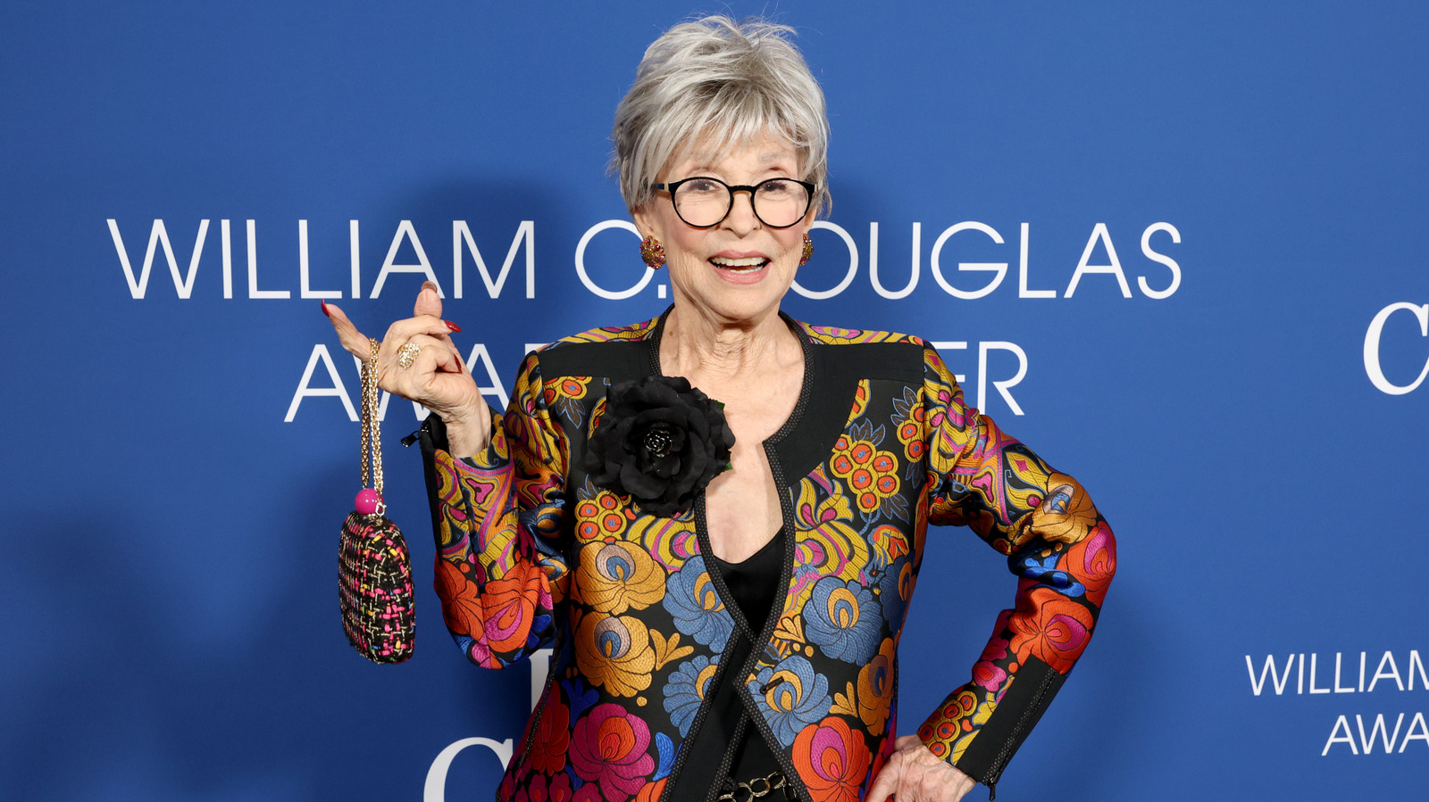 Citation du jour par Rita Moreno : "C'est grâce à l'art que nous vaincrons et nous le ferons..."