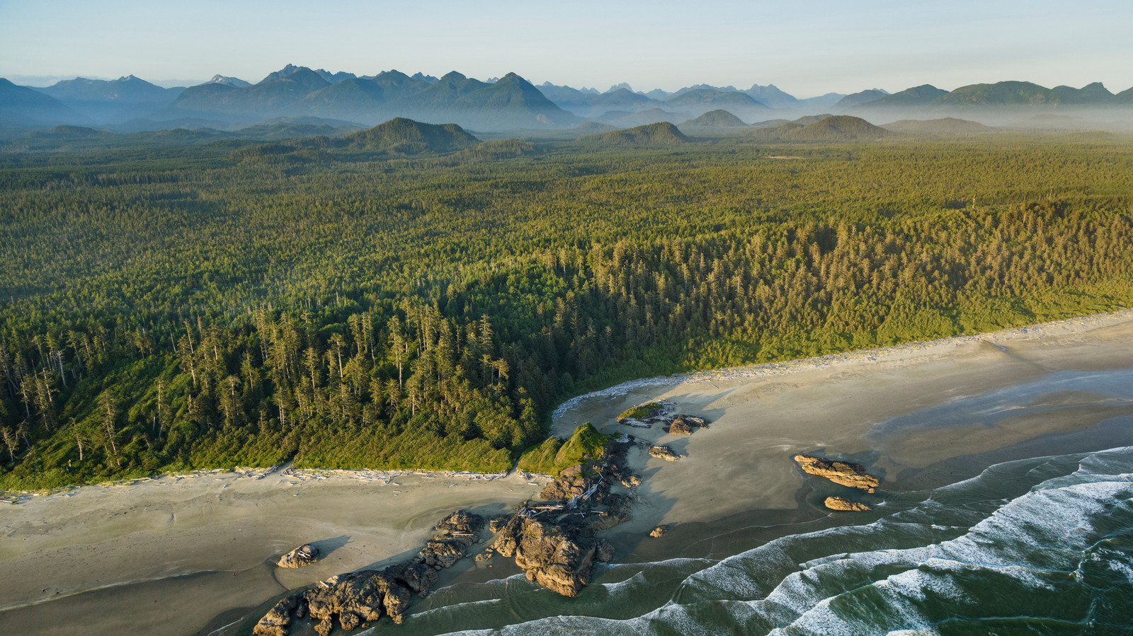 Ce parc national est l'un des plus populaires du Canada avec des plages pittoresques et des randonnées épiques