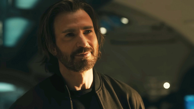 Chris Evans sourit en gros plan dans Avengers Doomsday.jpg