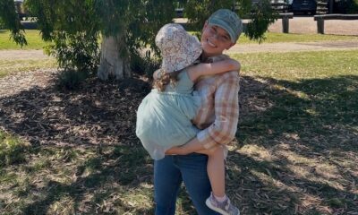 Bindi Irwin a mis en garde contre la honte de maman de la manière la plus douce : « Tout le monde a un voyage différent »