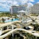 Ce luxueux parc aquatique dans les Caraïbes offre une escapade familiale amusante et relaxante