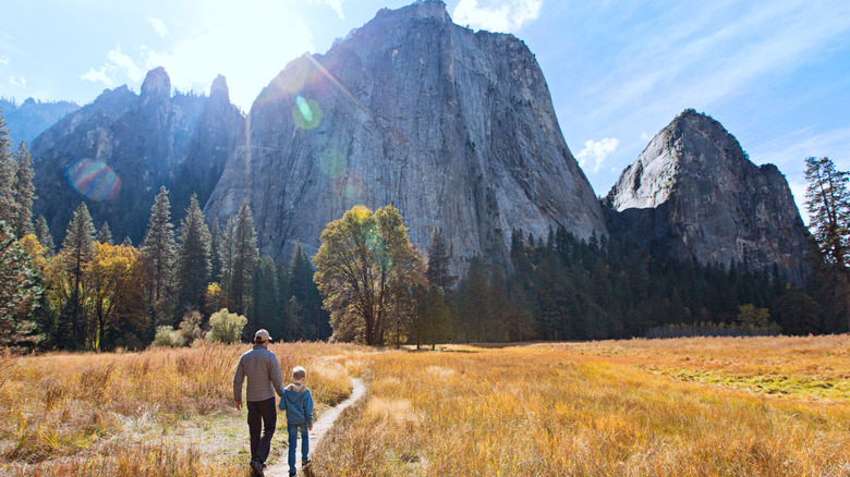 randonnée adulte et enfant Yosemite