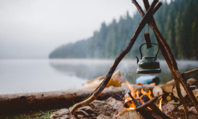 Les campeurs et les survivants ne jurent que par cet allume-feu DIY qui éloigne également les insectes
