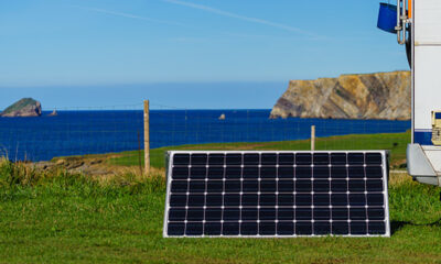 À qui appartiennent les panneaux solaires Renogy et où sont-ils fabriqués ?