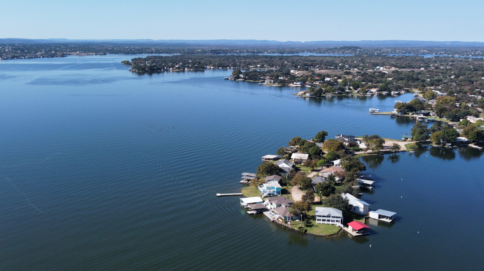 À moins de 2 heures d'Austin se trouve le premier paradis de la pêche et de la navigation de plaisance du Texas, nommé d'après un président