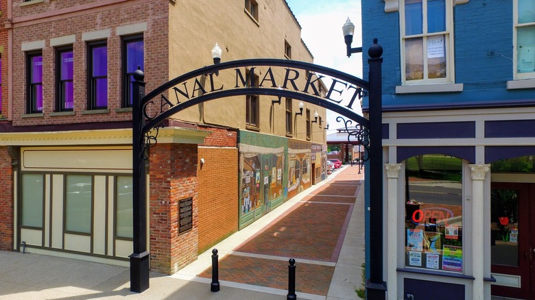 Entrée du quartier du marché du canal à Newark, Ohio