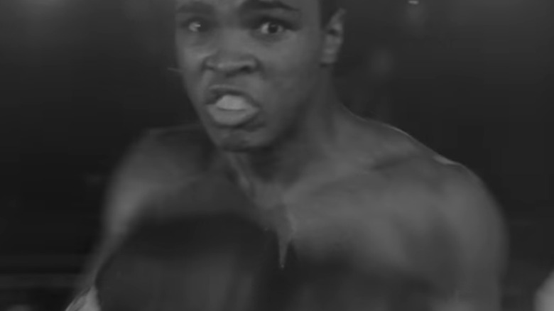 Muhammad Ali que j'ai vu en gros plan alors qu'il boxe dans Requiem for a Heavyweight