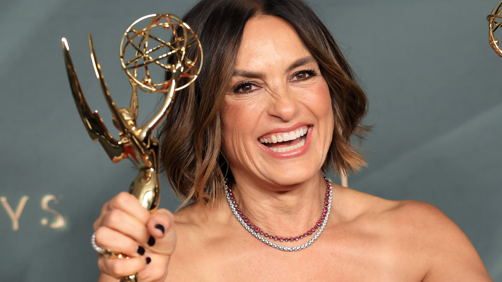 Mises à jour en direct des Emmy Awards 2026 : les plus grands moments, surprises et faits saillants
