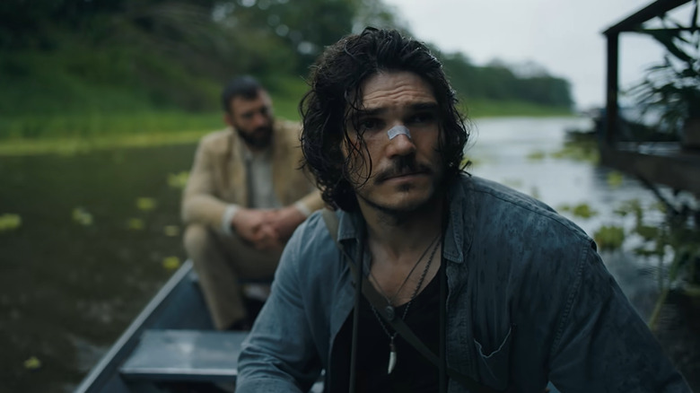 Fra Fee sur un bateau avec Stuart Martin dans The Last Photograph
