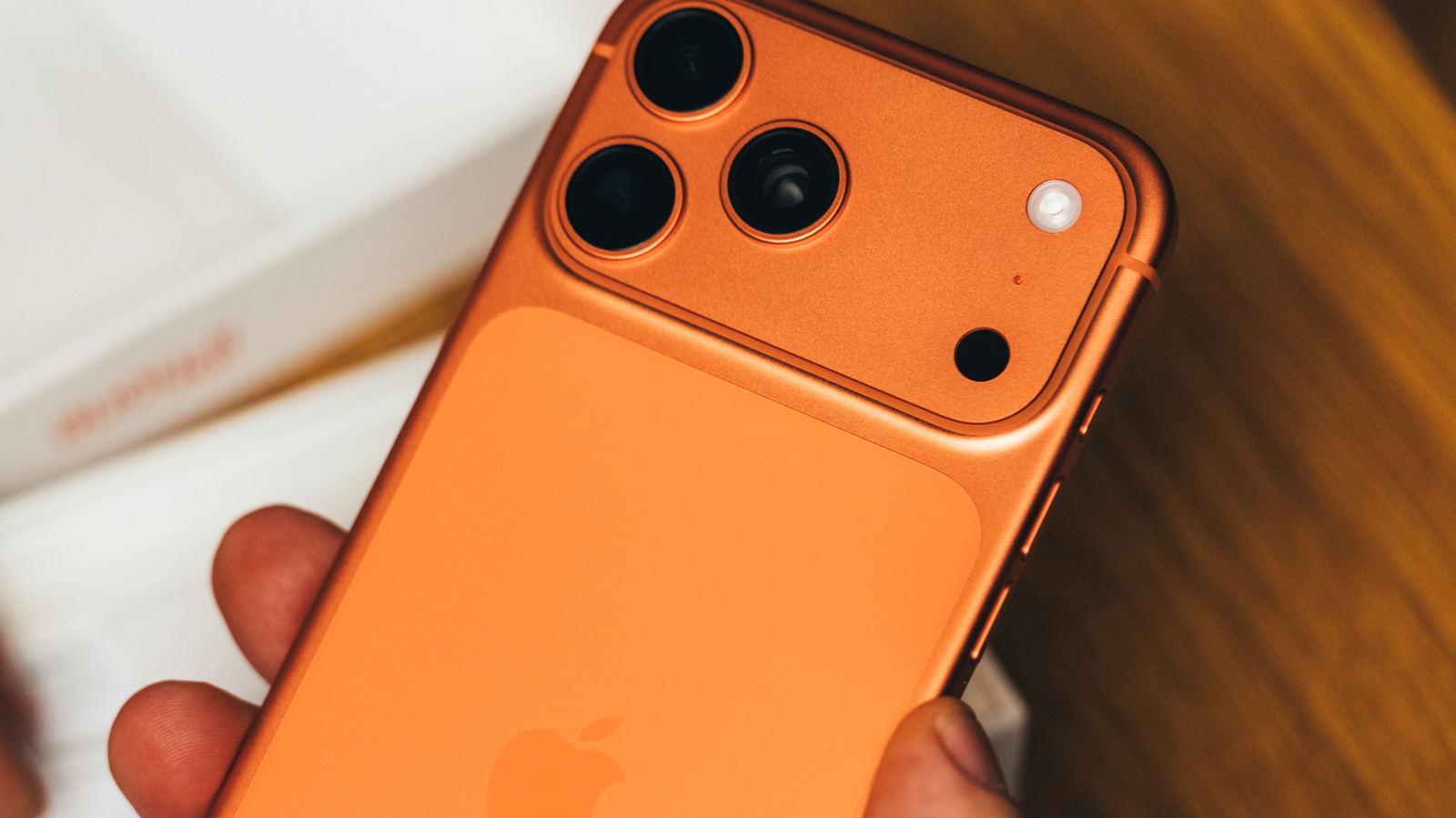 L’aluminium ou le titane sont-ils meilleurs pour les cadres de téléphone ?