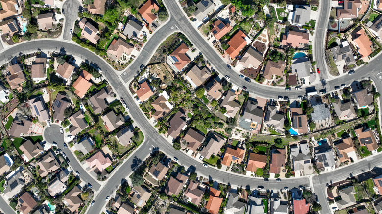 Vue aérienne d'un quartier de banlieue