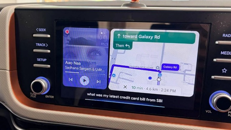 Android Auto avec commandes multimédias à gauche