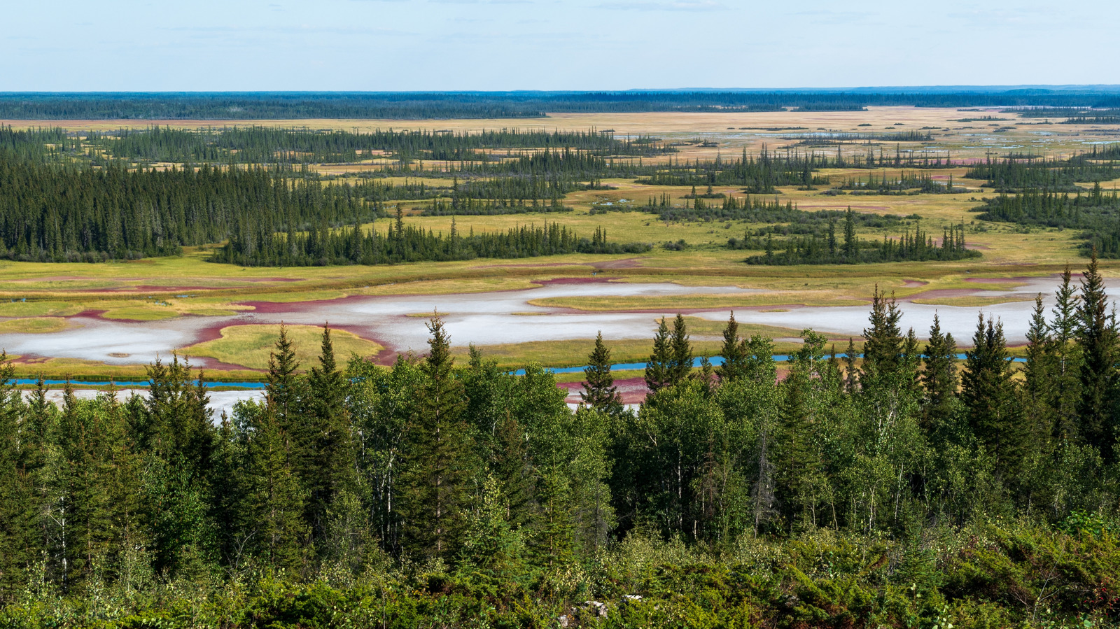 Le plus grand parc national du Canada est une destination sous-estimée pour les amoureux de la nature