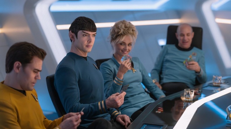 Star Trek : Strange New Worlds - Kirk, Spock, Chapel et le Dr Boyce jouent au poker