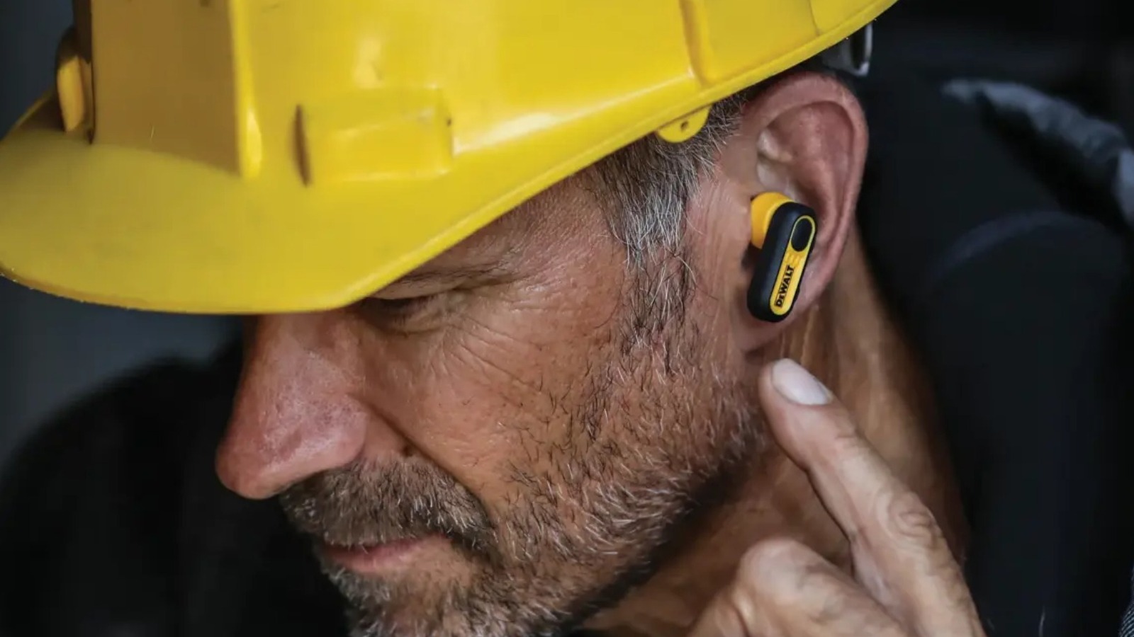 Les accessoires téléphoniques de DeWalt bénéficient d'une garantie à vie limitée – voici ce que cela couvre