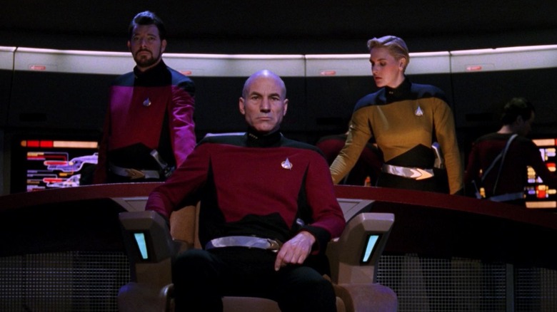 Picard flanqué de Riker et Yar dans une chronologie sombre sur Star Trek : The Next Generation
