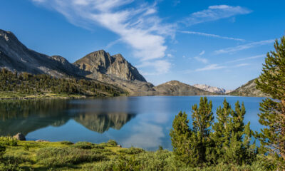 Oubliez les foules, ce lac californien moins visité est un joyau de plein air avec des eaux saphir et des randonnées en haute montagne