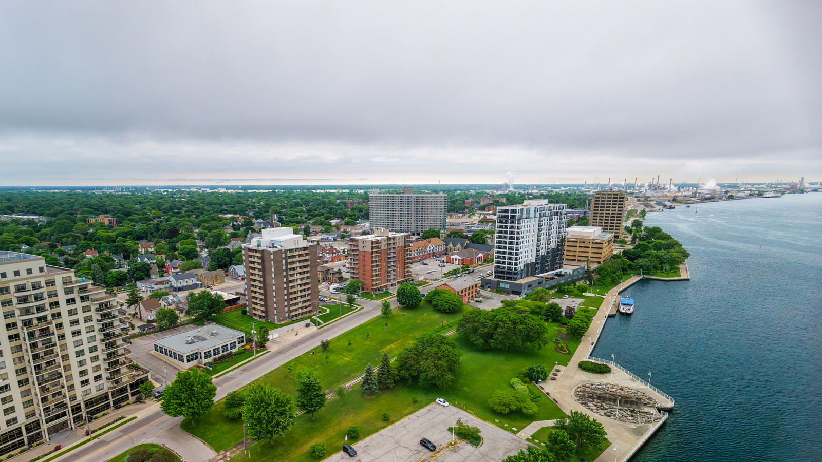 Entre Toronto et Détroit se trouve la plus grande ville du lac Huron avec de superbes plages