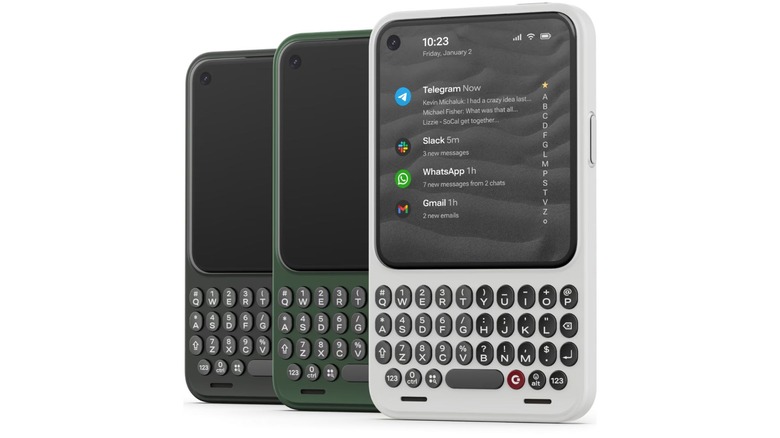 trois téléphones communicateurs clic de couleurs différentes